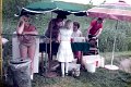 SPD-1984-0812.jpg  Sommerfest auf dem Spielplatz Hemmerdeich  Eis und Süßigkeiten bei Anne Arnstowski