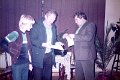 Schuetzen-1984-0627.jpg  Vereins- und Firmenschießen  Es gratuliert 1. Vorsitzender Herrmann Oldenburg zum  17. Platz, Gustav Pauls, Firma Pauls