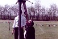 Schuetzen-1981-0485.jpg  Bürgervogelschießen  Gerhard Bolz und Johannes Oldenburg beim Schießen