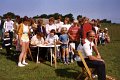 BosselnGH 1983 0230.jpg  Bosseln zwischen Hemmerdeich und Altendeich, Süderdeich am Eiderdeich Hemmerdeich  Die Protokollschreiber, vorne 1. Vorsitzender Hans Peter Thomsen