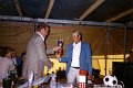 BosselnGH 1983 0245.jpg  Bosseln zwischen Hemmerdeich und Altendeich, Süderdeich am Eiderdeich Hemmerdeich  Gerd Arnstowski 188m 68 Punkte, Gewinner des Männerpokals und Tagesbester  1. Vorsitzender Hans Peter Thomsen