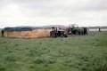 BosselnGH 1984 0255.jpg  Preisbosseln am Deich im Altendeich  Das Zelt musste von 4 Teckern festgehalten werden, weil es sont vom Sturm weggeweht worden wäre.