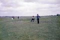 BosselnGH 1984 0257.jpg  Preisbosseln am Deich im Altendeich  Das Zelt musste von 4 Teckern festgehalten werden, weil es sont vom Sturm weggeweht worden wäre.