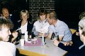 BosselnMF 1984 0303.jpg  Sommerbosseln am Ülvesbüller Deich  Beisamensein in der Schule