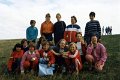 BosselnNF 1983 0312.jpg  der Mädchen im  Alter von 6 - 15  Jahren am Deich von Norderfriedrichskoog  Veranstalter Fruunsbosselveron Ülvesbüll - Norderfriedrichskoog, 1. Vorsitzende Susanne Dircks  Die Oldensworter Mannschaft