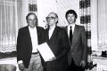 BosselnO 1983 0184.jpg  Am 26.06.1983 erhält Johannes Thöm (geb. 26.06.1900) die Ehrenurkunde für 50 jährige Mitgliedschaft.  vl.  H.P. Thomsen 1. Vors., Johannes Thöm, J. Nonnsen