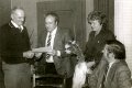 TSV 1980 0044.jpg  Fritz Rehder wird Ehrenmitglied des T. S. V.  Die Urkunde überreicht der 1. Vorsitzender Horst Ehlers.  v. l. n. r.  Fritz Rehder, Horst Ehlers, Lucie Reeder, Hauke Koopmann.