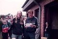 TSV 1984 0075.jpg  Handballturnier der Vereine Schobüll, Friedricstadt, Garding und Oldenswort in Oldenswort  Damen 1. Preis Tönning   Jann Helmut Pauls überreicht den Pokal an Birthe Koopmann